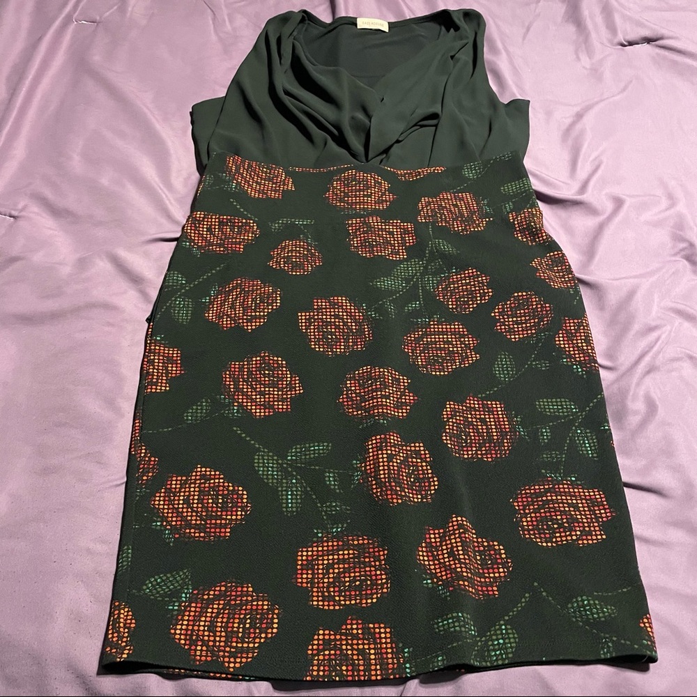 Lularoe Cassie pencil skirt, black with digital red roses XL X large - Picture 1 of 4